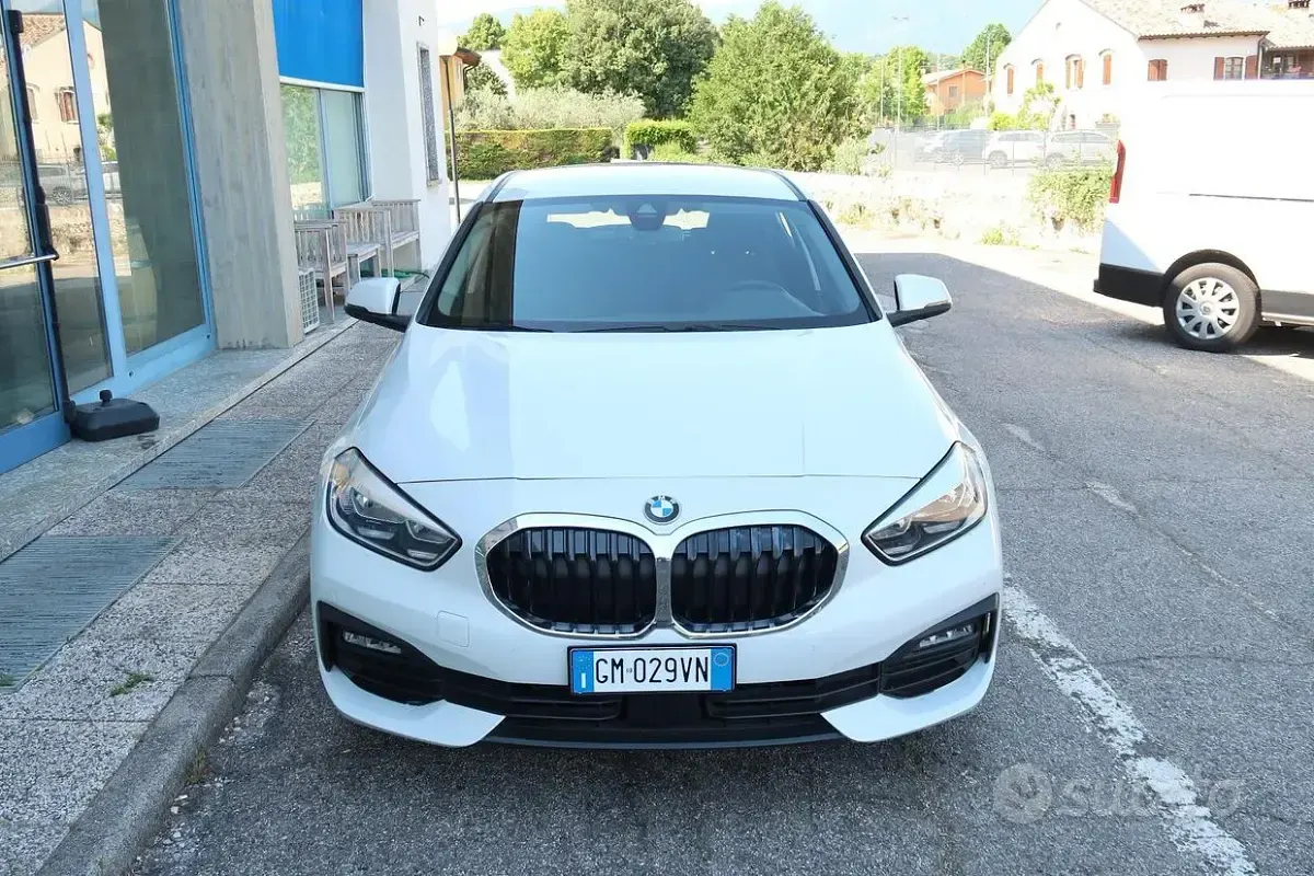 Usata BMW 116 Advantage 116 CV (85 kW) 2023 Bianco Utilitaria