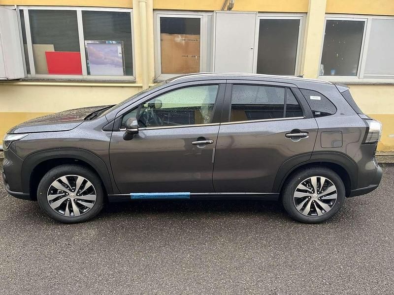 Nuova Suzuki SX4 110 CV (80 kW) 2026 Grigio oslo Berlina