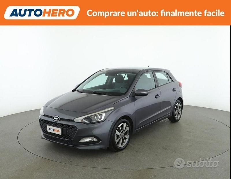 Usata Hyundai i20 Comfort 75 CV (55 kW) 2015 Grigio Utilitaria
