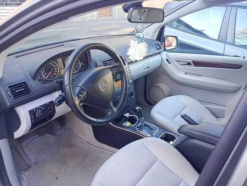Usata Mercedes 180 116 CV (85 kW) 2010 Grigio Berlina