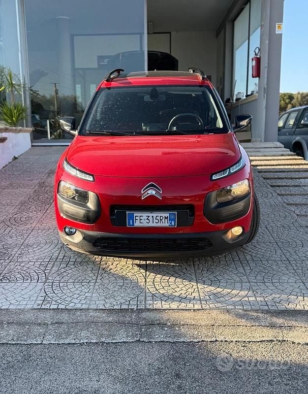 Usata Citroën C4 Cactus Shine 110 CV (80 kW) 2016 Rosso Utilitaria