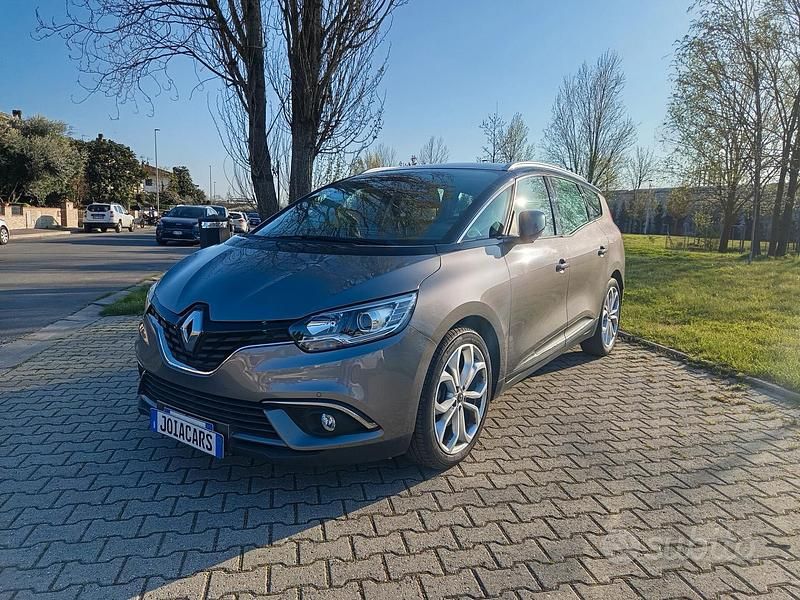 Usata Renault Grand Scénic IV Initiale Paris 131 CV (96 kW) 2018 Grigio Monovolume