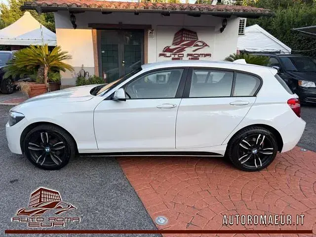 Usata BMW 118 Sport Line 170 CV (125 kW) 2011 Bianco Utilitaria