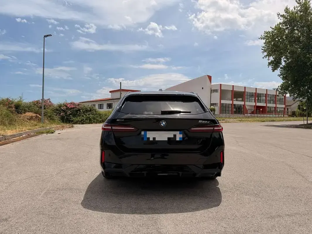 Usata BMW 520 M Sport 197 CV (144 kW) 2025 Nero Station wagon