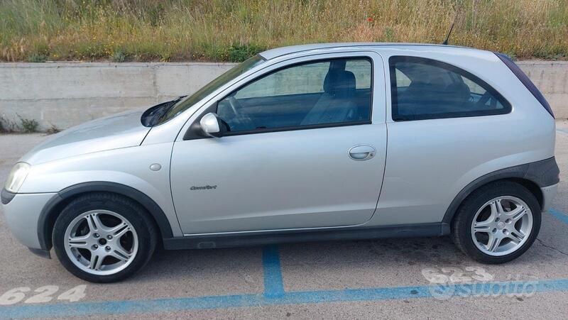 Usata Opel Corsa 75 CV (55 kW) 2002 Grigio Utilitaria