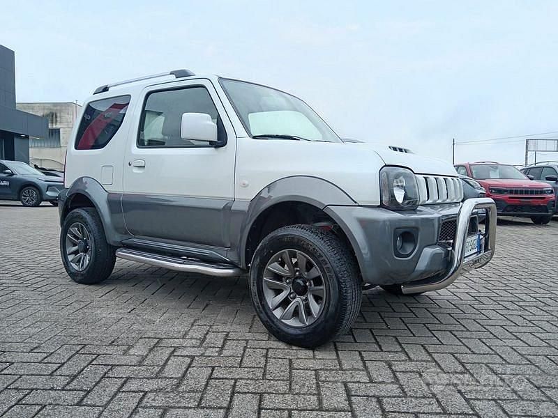 Usata Suzuki Jimny 85 CV (62 kW) 2016 Bianco SUV