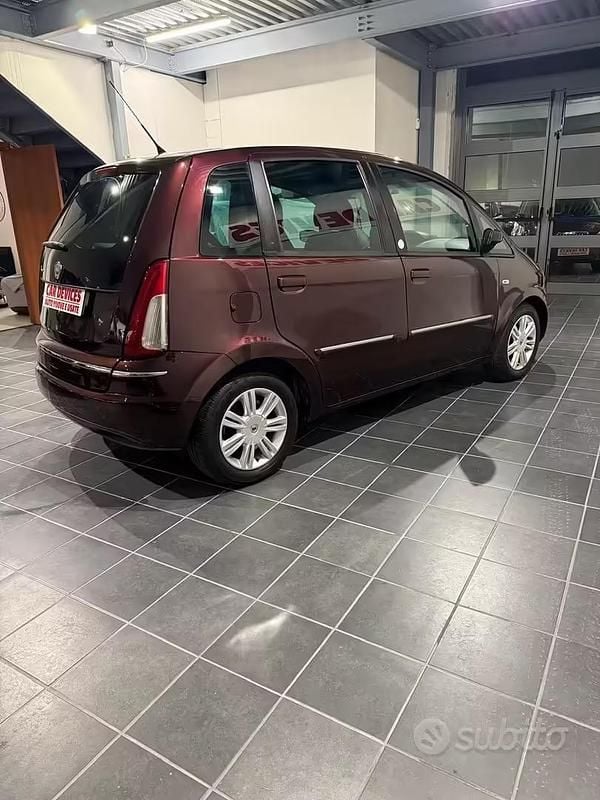 Usata Lancia Musa 78 CV (57 kW) 2009 Viola Monovolume