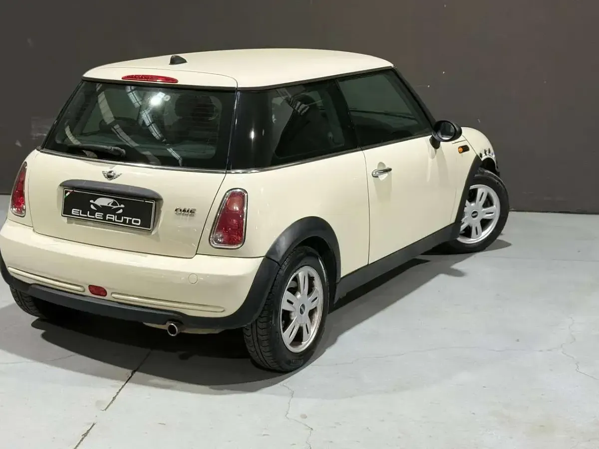 Usata Mini ONE Seven 90 CV (66 kW) 2006 Beige Utilitaria