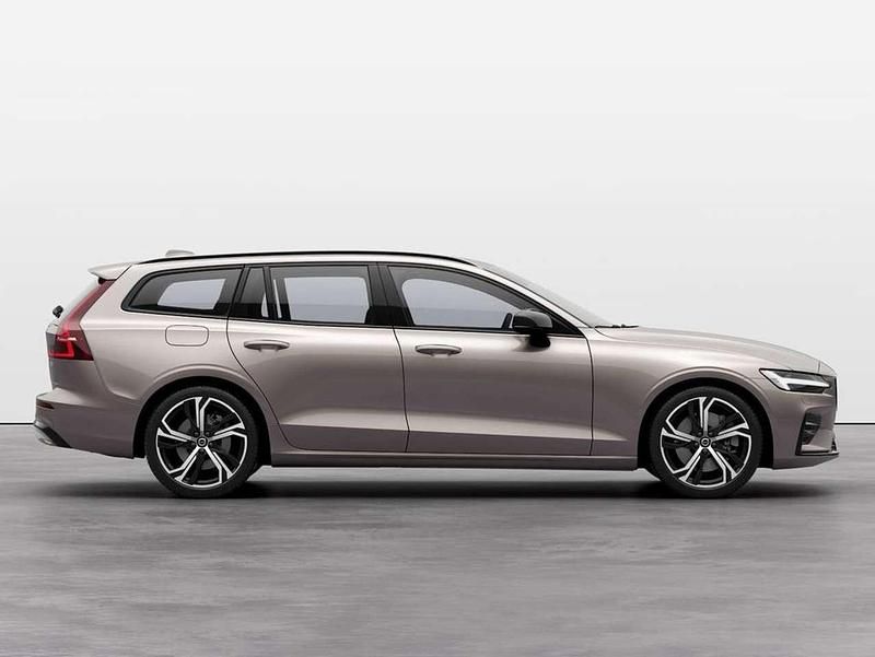 Nuova Volvo V60 Core 197 CV (144 kW) 2025 Grigio Station wagon