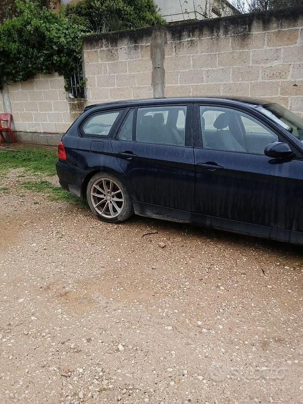 Usata BMW 320 177 CV (130 kW) 2007 Blu Station wagon