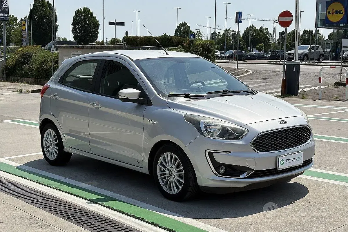 Usata Ford Ka Plus Ultimate 95 CV (69 kW) 2019 Grigio Utilitaria