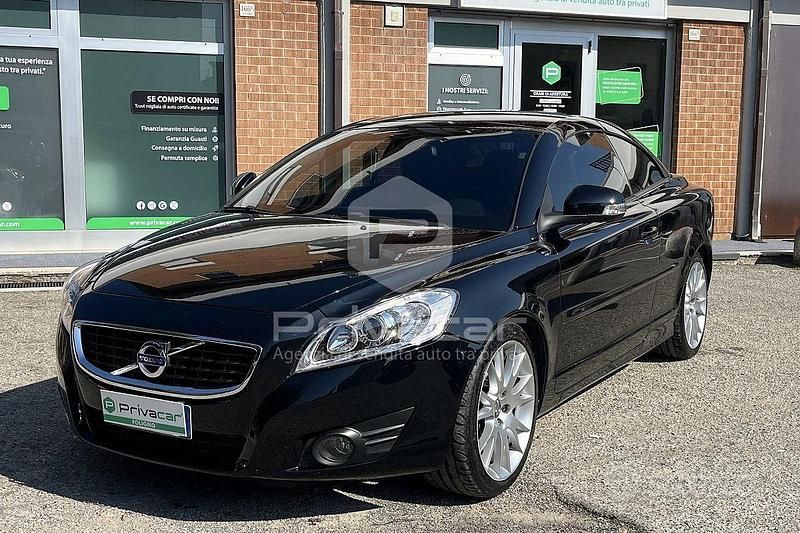 Usata Volvo C70 Summum 135 CV (99 kW) 2010 Nero Cabrio