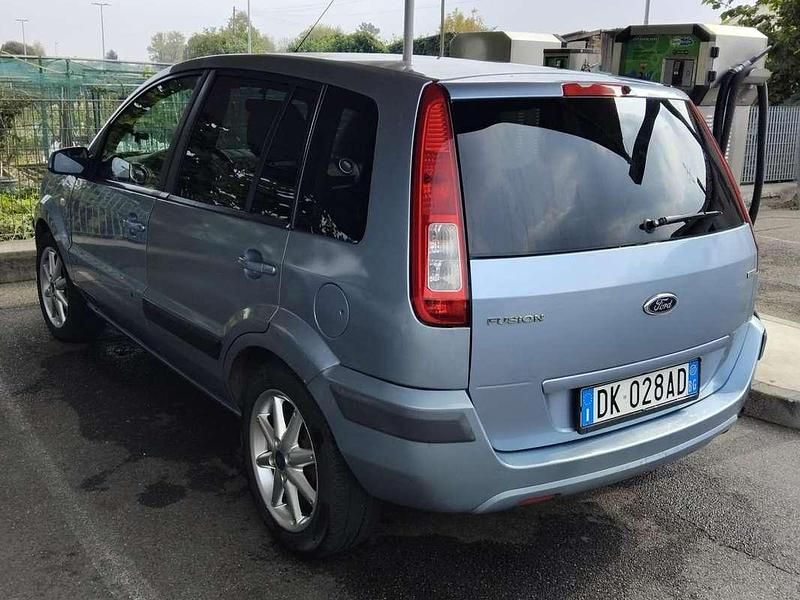 Usata Ford Fusion Collection 68 CV (50 kW) 2007 Blu/azzurro Monovolume