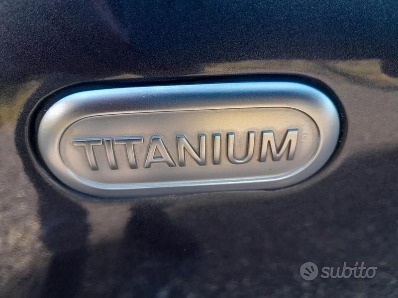 Begagnad Ford C-MAX Titanium 110 HK (80 kW) 2008 Svart Minibuss