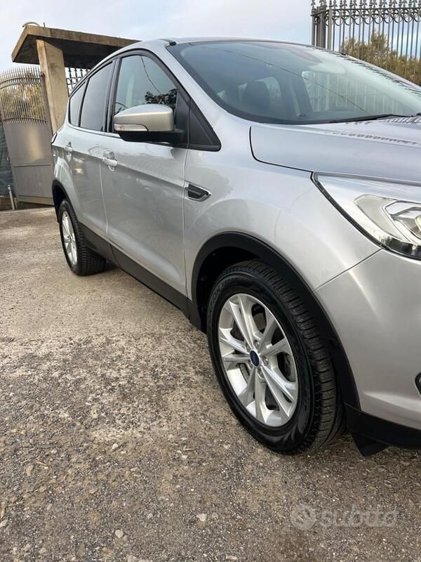 Usata Ford Kuga Business Edition 120 CV (88 kW) 2019 Grigio SUV