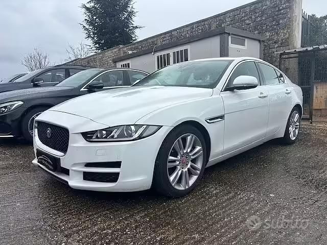 Usata Jaguar XE Portfolio 180 CV (132 kW) 2019 Bianco Berlina