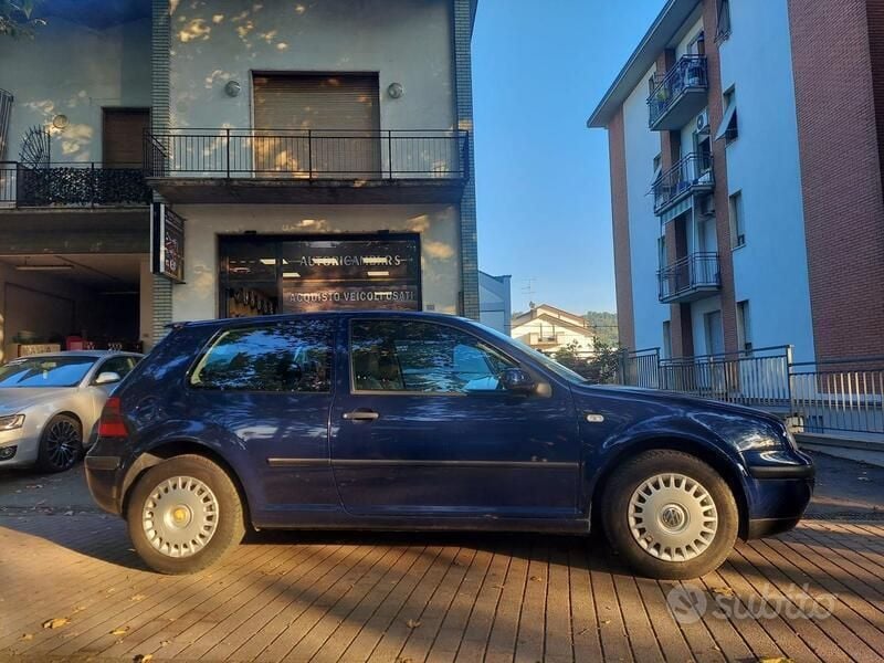 Usata VW Golf IV 75 CV (55 kW) 2002 Utilitaria