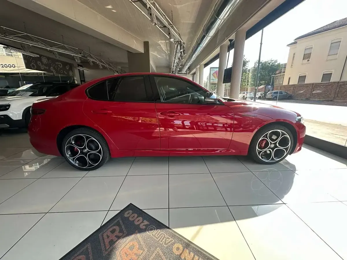 Usata Alfa Romeo Giulia Competizione 280 CV (205 kW) 2023 Rosso Berlina