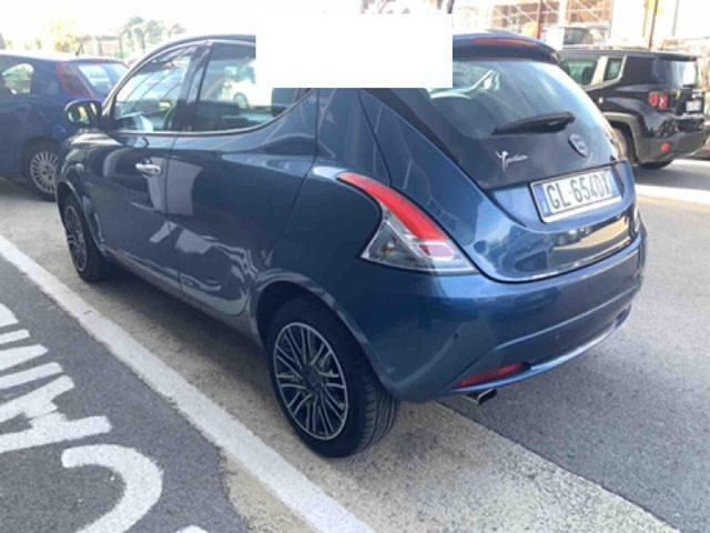 Usata Lancia Ypsilon Gold 69 CV (50 kW) 2022 Blu Utilitaria