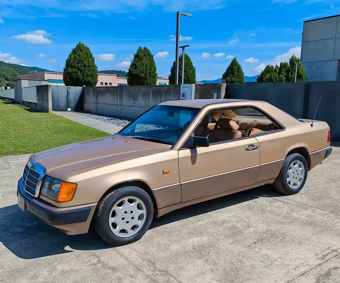Usata Mercedes E300 188 CV (138 kW) 1988 Giallo Coupé