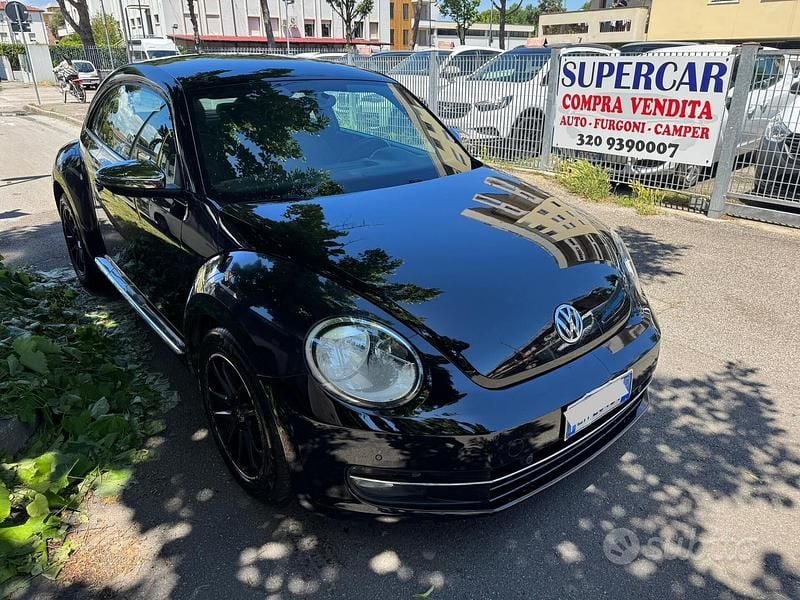 Usata VW Beetle Design 105 CV (77 kW) 2012 Nero Utilitaria