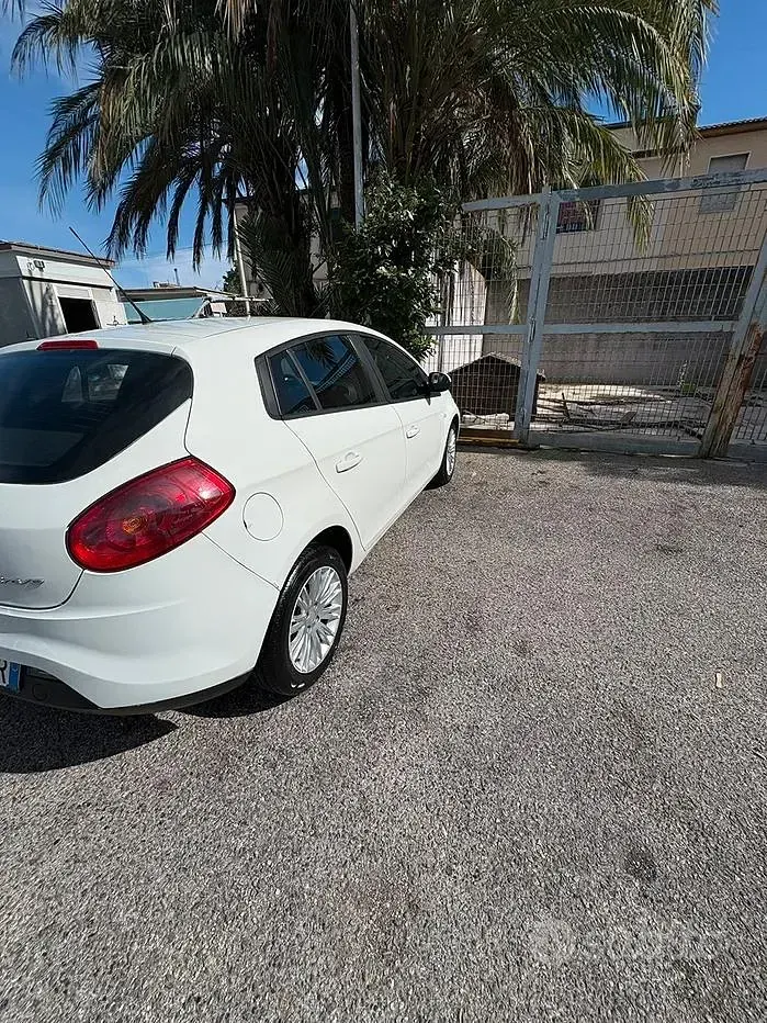 Usata Fiat Bravo 90 CV (66 kW) 2011 Bianco Utilitaria
