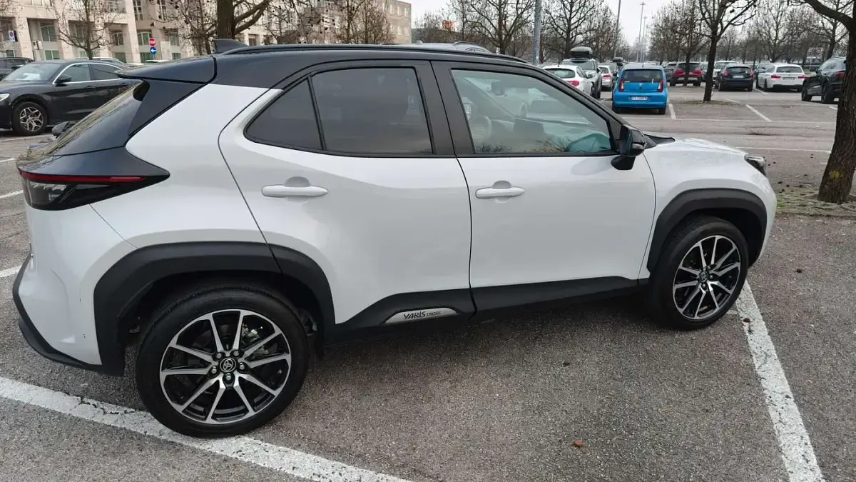 Usata Toyota Yaris Cross Sport 131 CV (96 kW) 2024 Bianco SUV