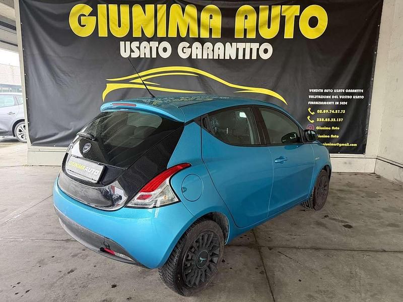 Usata Lancia Ypsilon 69 CV (50 kW) 2014 Blu/azzurro Utilitaria