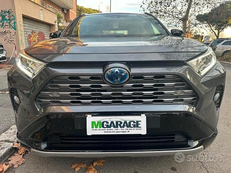 Usata Toyota RAV4 Hybrid Style 178 CV (130 kW) 2020 Grigio SUV