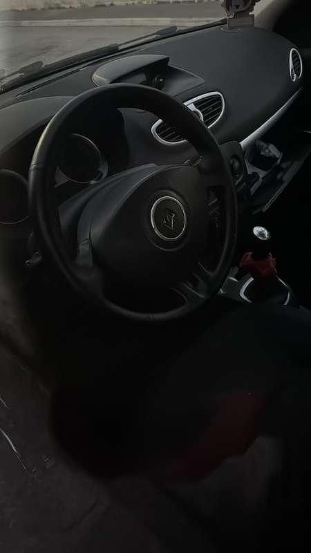 Usata Renault Clio II 68 CV (50 kW) 2006 Berlina