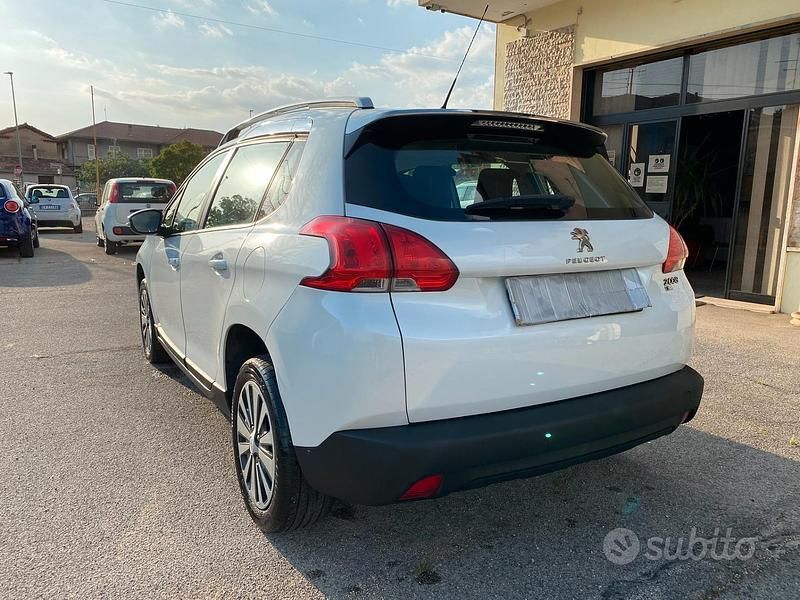 Usata Peugeot 2008 Allure 92 CV (67 kW) 2014 Bianco SUV