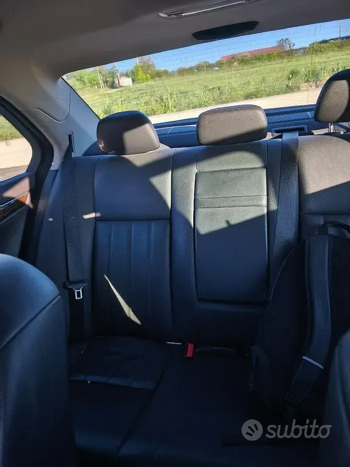 Usata Mercedes C220 Elegance 170 CV (125 kW) 2007 Grigio Berlina