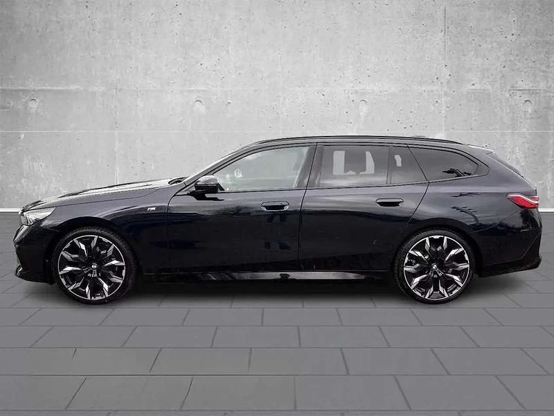 Usata BMW 520 M Sport 190 CV (139 kW) 2025 Nero zaffiro Station wagon