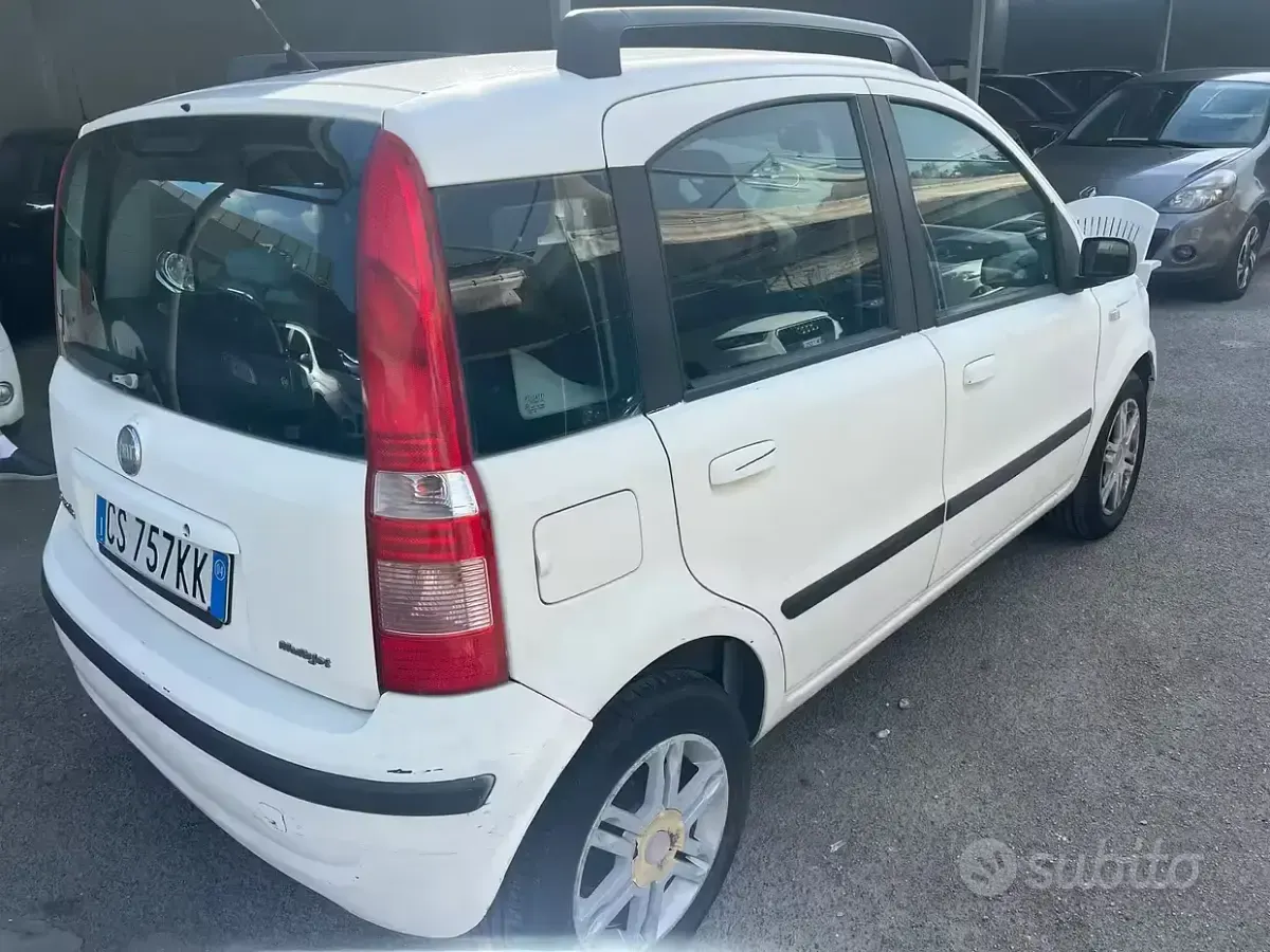 Usata Fiat Panda 69 CV (50 kW) 2005 Bianco Utilitaria