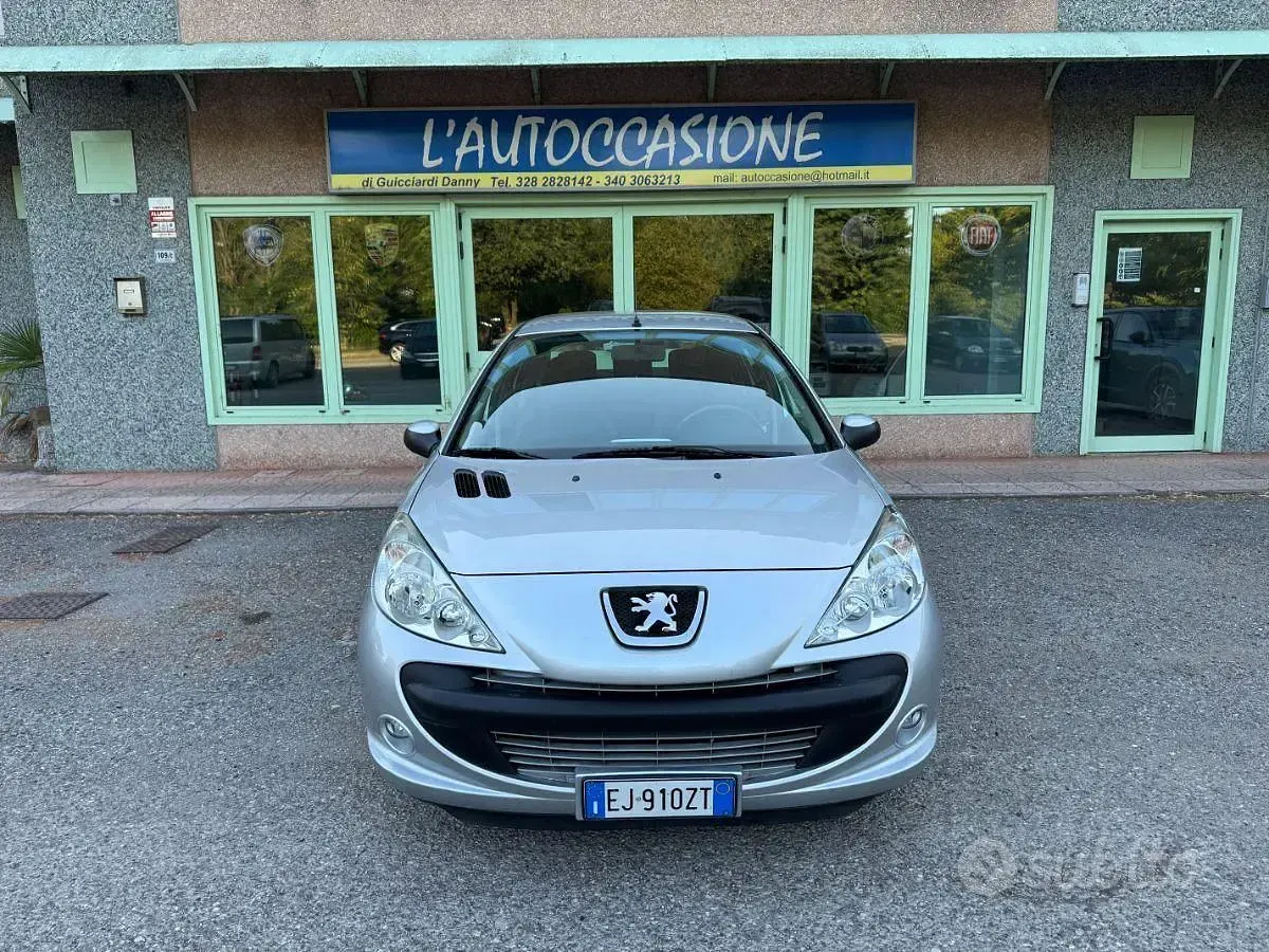 Usata Peugeot 206 60 CV (44 kW) 2011 Utilitaria
