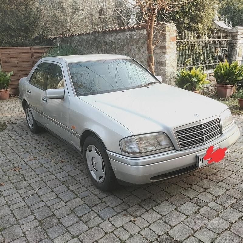 Usata Mercedes C200 136 CV (100 kW) 1995 Grigio Berlina