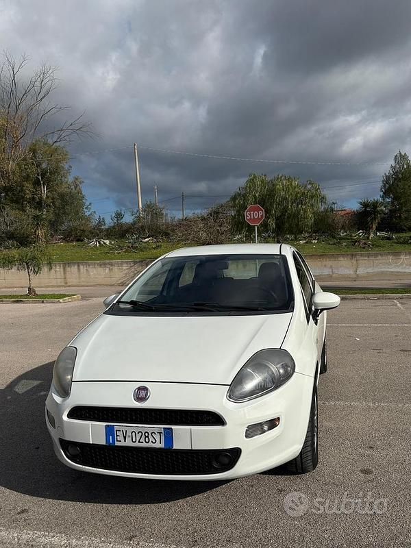 Usata Fiat Grande Punto 77 CV (56 kW) 2014 Utilitaria