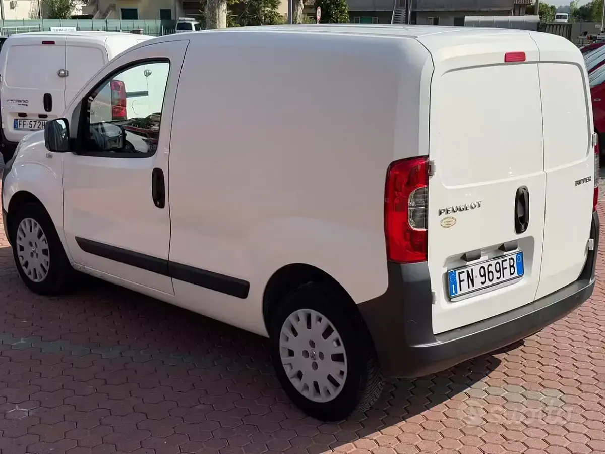 Usata Peugeot Bipper 80 CV (58 kW) 2018 Bianco Monovolume
