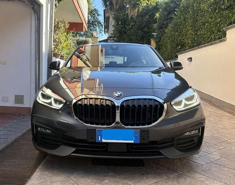 Usata BMW 116 Advantage 116 CV (85 kW) 2021 Grigio Utilitaria