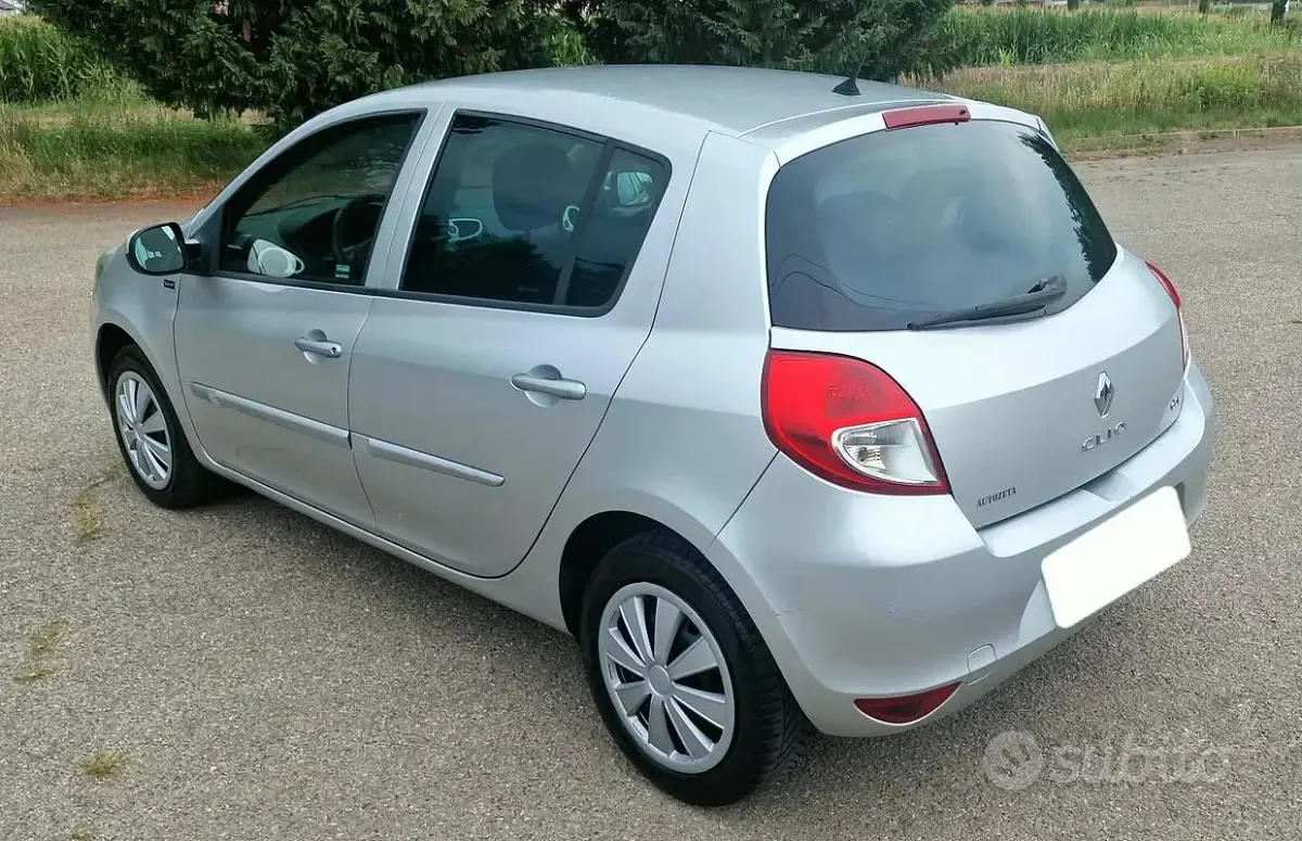 Usata Renault Clio 75 CV (55 kW) 2011 Utilitaria