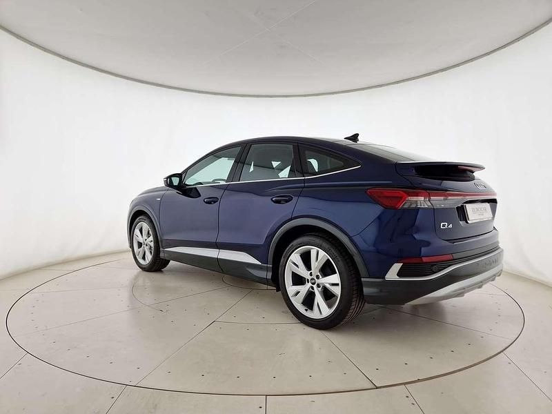 Nuova Audi Q4 Sportback e-tron S-Line 88 kW (121 CV) 2025 Blu navarra metallizzato SUV