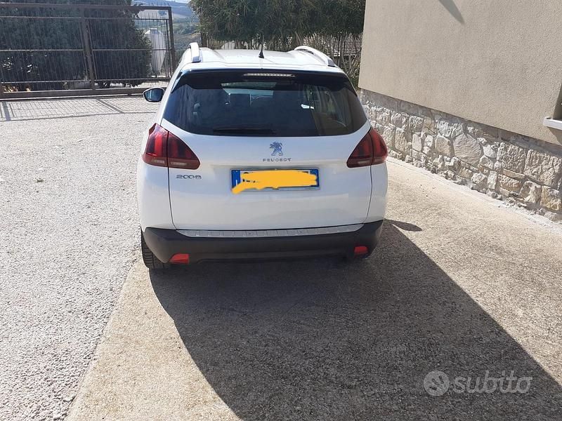 Usata Peugeot 2008 Active 75 CV (55 kW) 2017 Bianco SUV