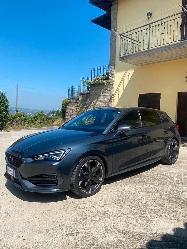Usata Cupra Leon VZ 245 CV (180 kW) 2022 Blu/azzurro Berlina