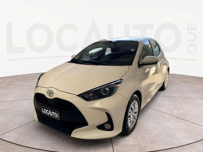 Usata Toyota Yaris Trend 72 CV (52 kW) 2022 Bianco Berlina