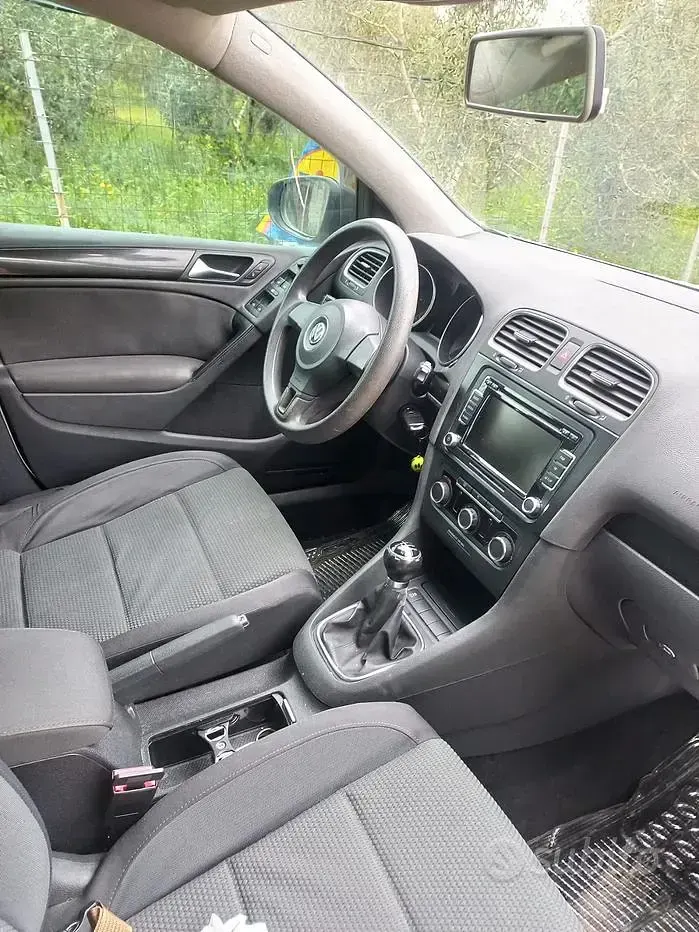 Usata VW Golf VI 105 CV (77 kW) 2011 Bianco Utilitaria