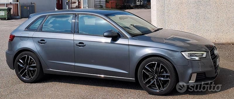 Usata Audi A3 Comfort 116 CV (85 kW) 2017 Grigio Berlina