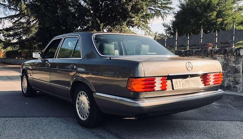 Usata Mercedes 300 SE 188 CV (138 kW) 1991 Grigio Berlina