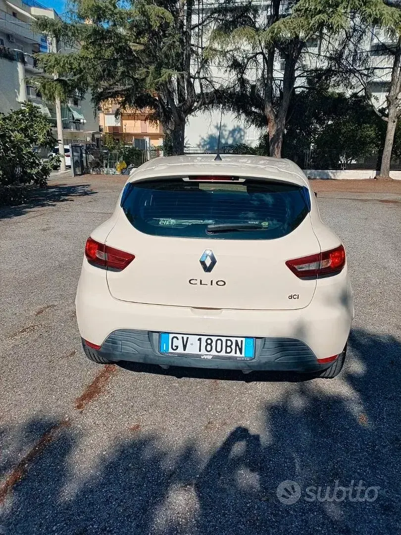 Usata Renault Clio 75 CV (55 kW) 2015 Bianco Utilitaria