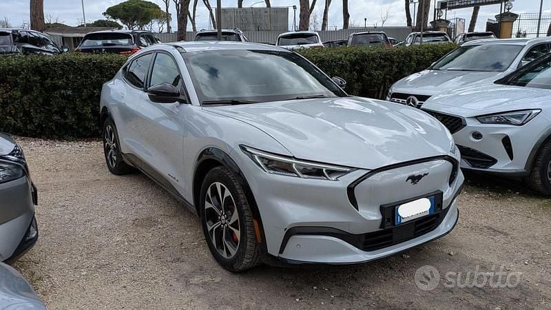 Usata Ford Mustang 269 CV (197 kW) 2023 Bianco Coupé