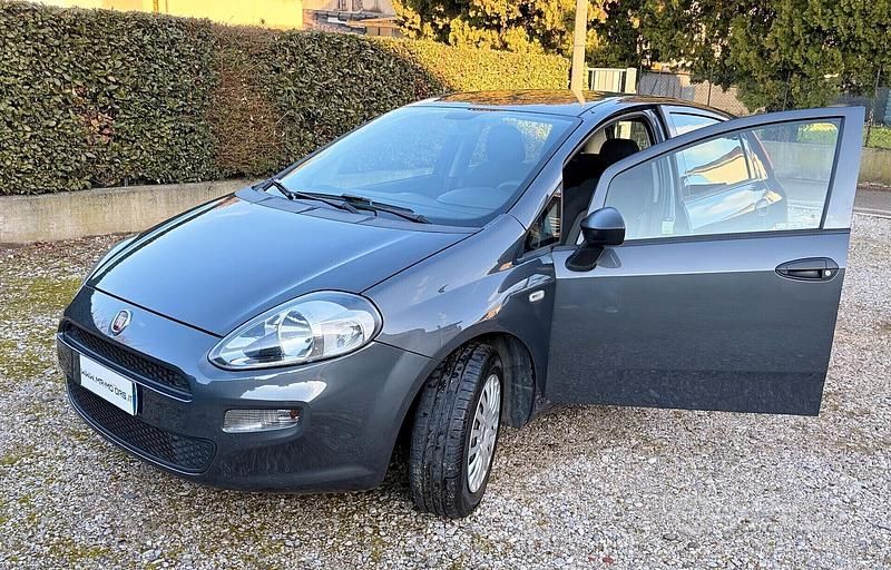 Usata Fiat Punto 69 CV (50 kW) 2018 Grigio Utilitaria